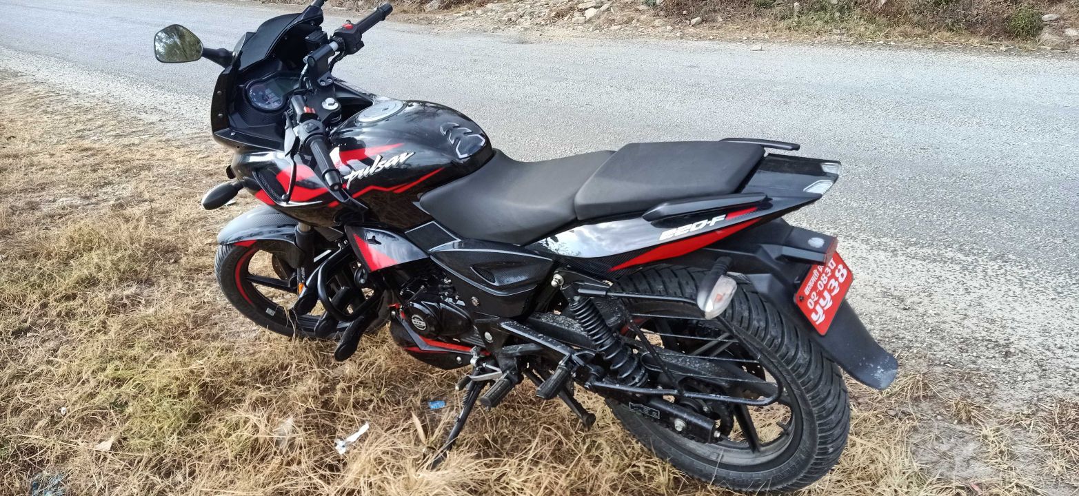 2023 Bajaj Pulsar 220F