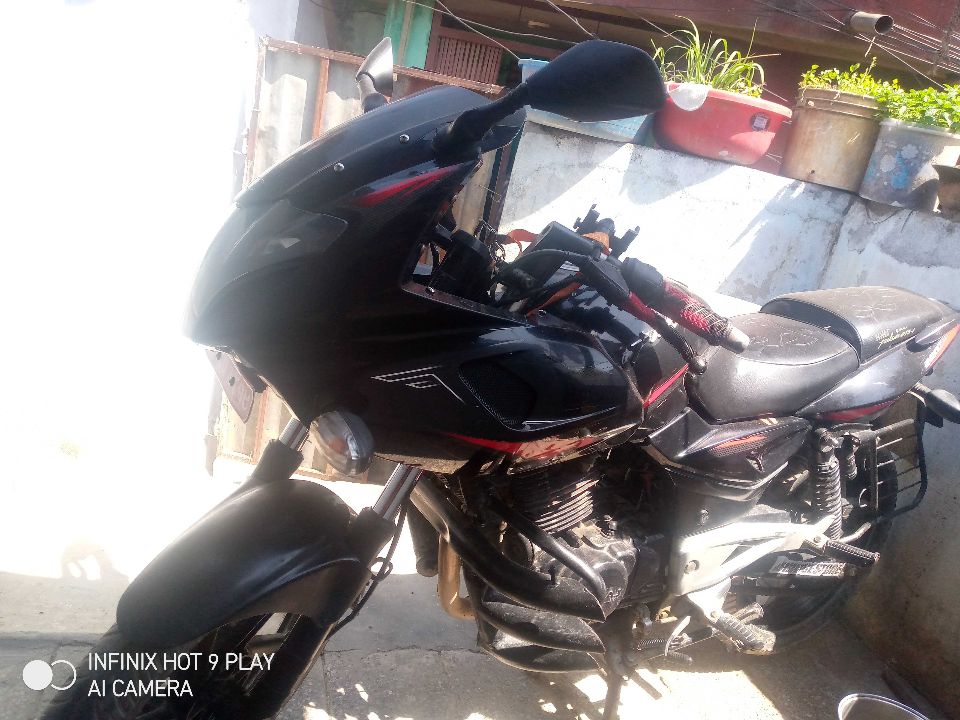 2009 Bajaj Pulsar 220F